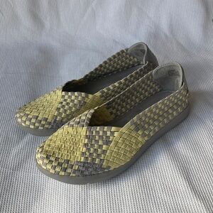 Bare Traps Indiana Woven Slip-on Yellow and Gray shoes Size 8.5